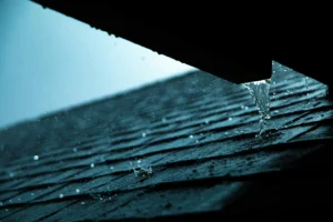 fuite toiture forte pluie